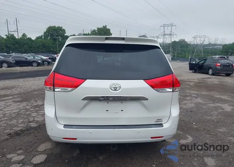 2011 Toyota Sienna из США, поврежденный, VIN 5TEDK3EC6DS003633